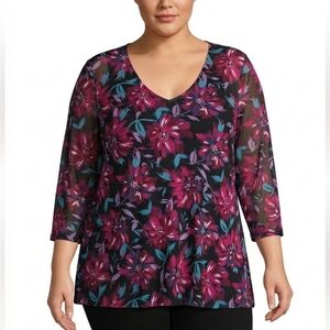 NWT Hearts Of Palm Floral  Embellished Top